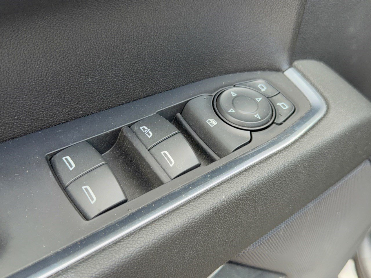 Certified 2023 Chevrolet Silverado 1500 LT AWD/4WD image 15