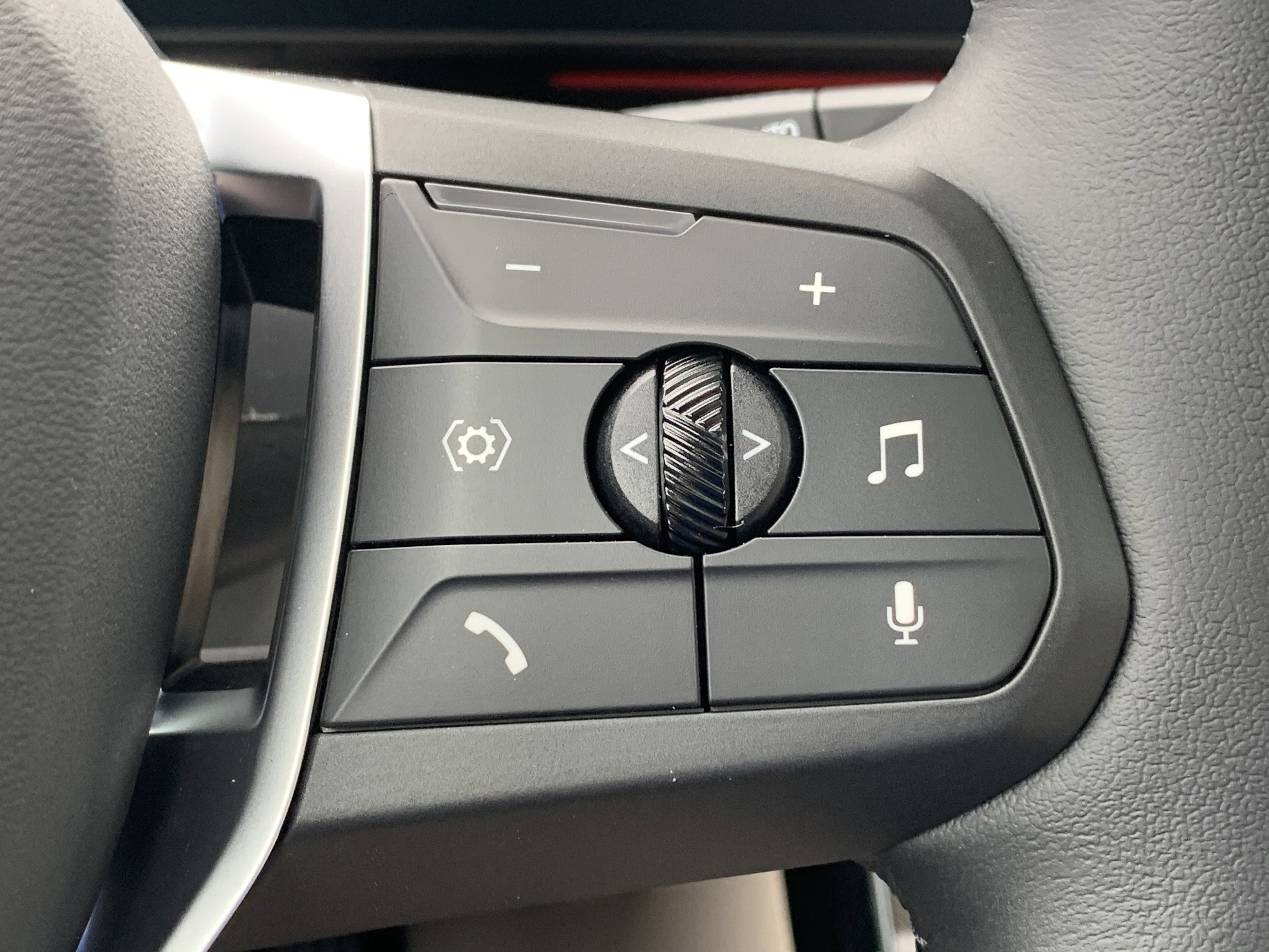 Certified 2025 BMW X1 xDrive28i w/ Premium Package image 22