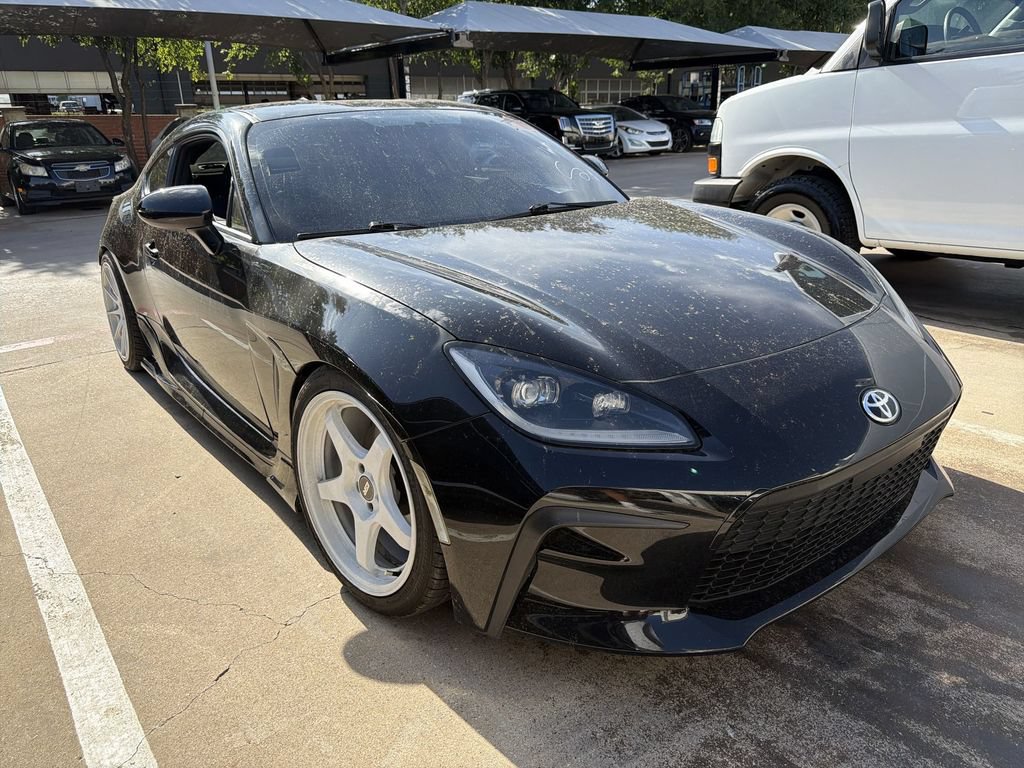 Used 2022 Toyota GR86 Premium w/ ALL Weather Mat Package (TMS) RWD image 2