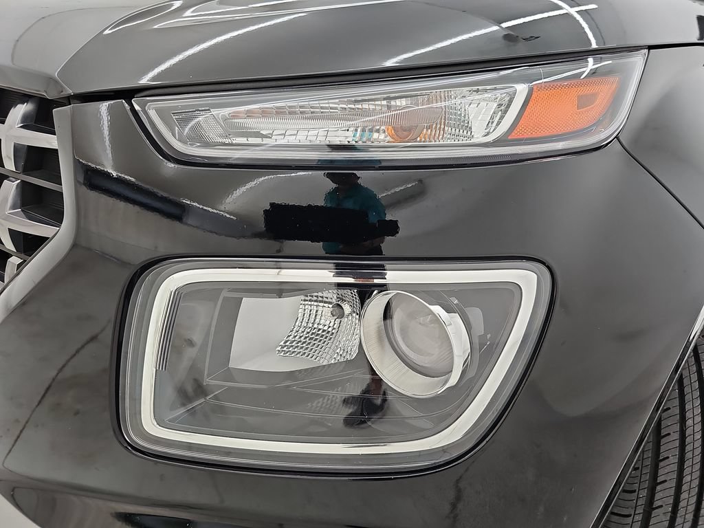 Used 2024 Hyundai Venue SEL FWD image 37
