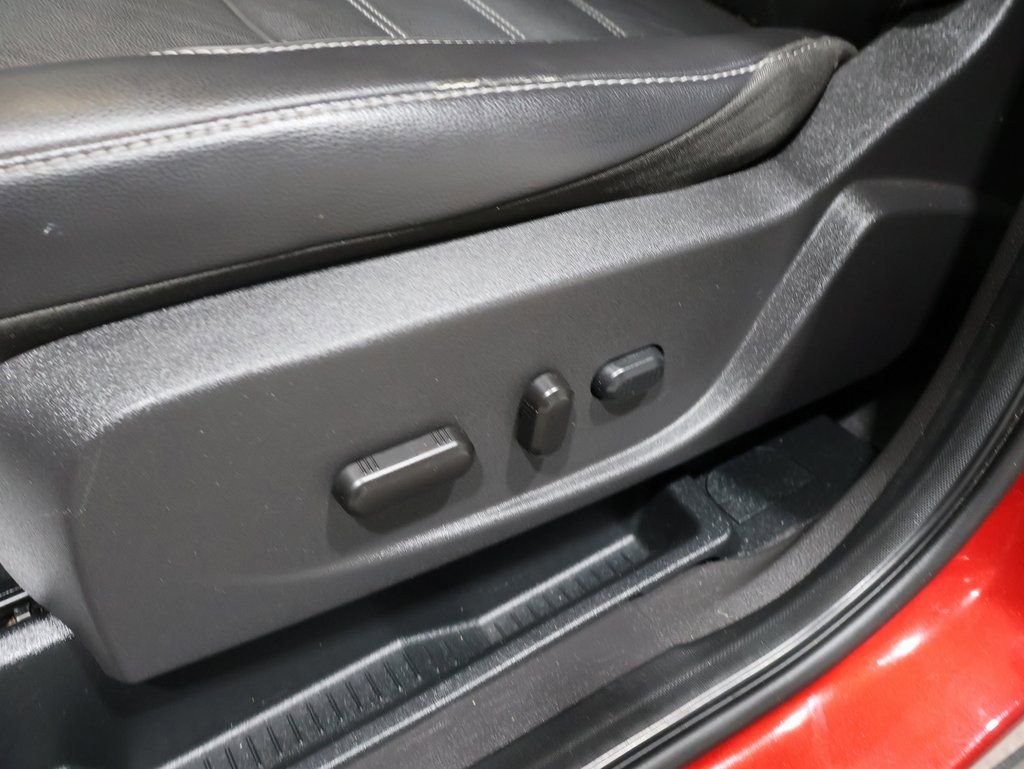 Used 2017 Ford Escape SE w/ SE Leather Comfort Package image 9