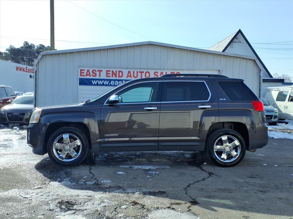 Used 2013 GMC Terrain SLE w/ Chrome Package FWD image 2