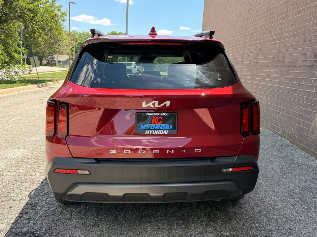 Used 2022 Kia Sorento S AWD/4WD image 4