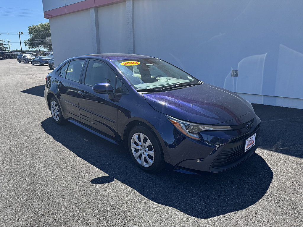 Certified 2023 Toyota Corolla LE w/ Carpet Mat Package (TMS) FWD image 4