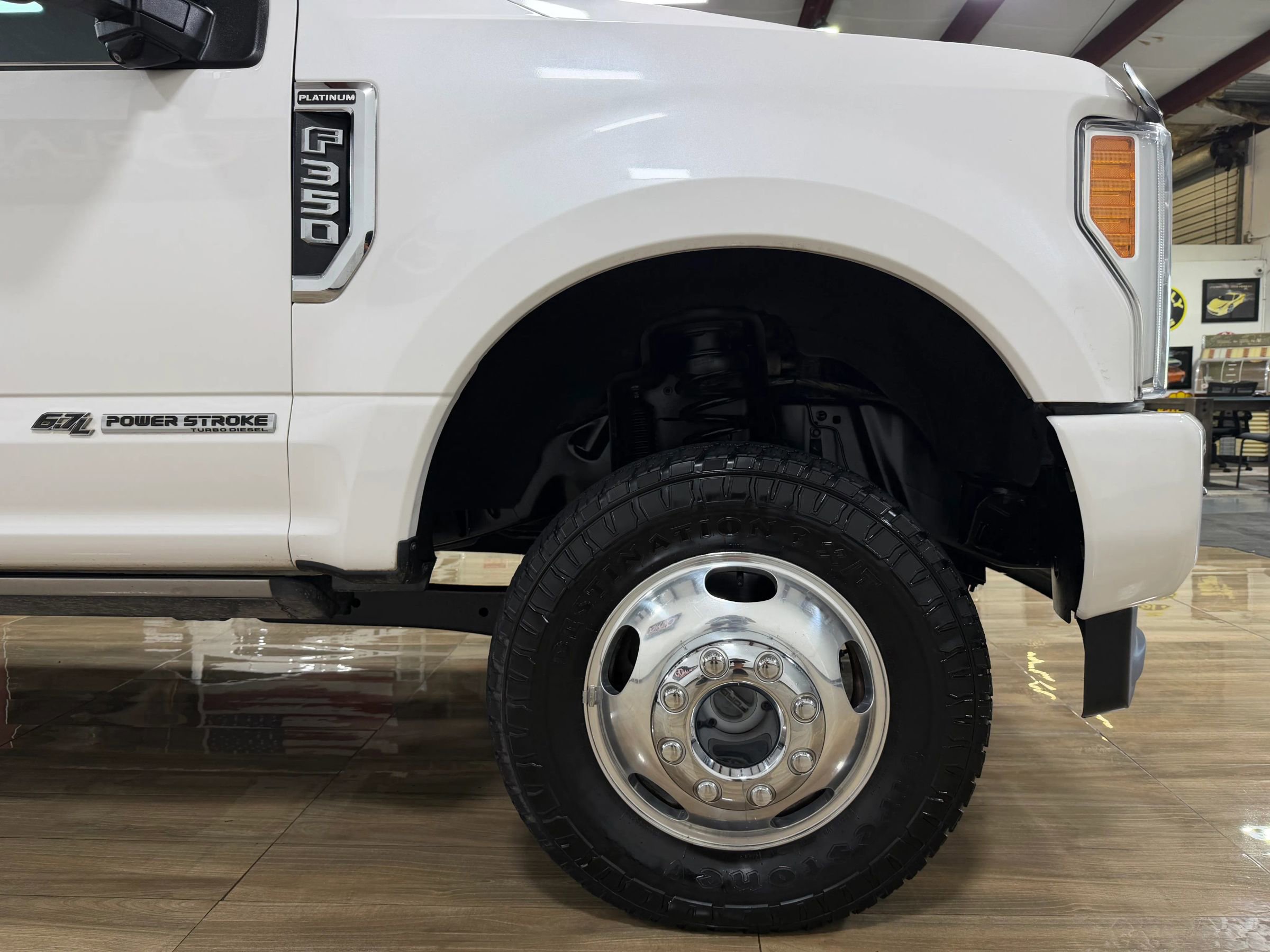 Used 2018 Ford F350 Platinum w/ Platinum Ultimate Package AWD/4WD image 4