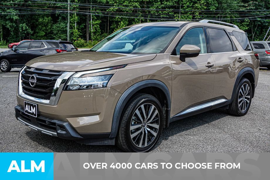 Used 2023 Nissan Pathfinder Platinum w/ Cargo Package FWD image 2