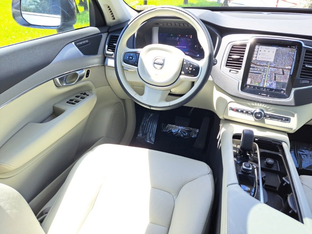 Used 2023 Volvo XC90 B5 Core w/ Protection Package Premier image 12