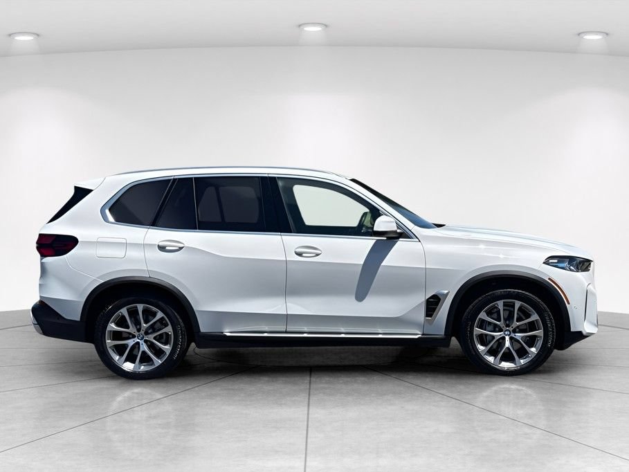 Used 2025 BMW X5 xDrive40i w/ Climate Comfort Package AWD/4WD image 3