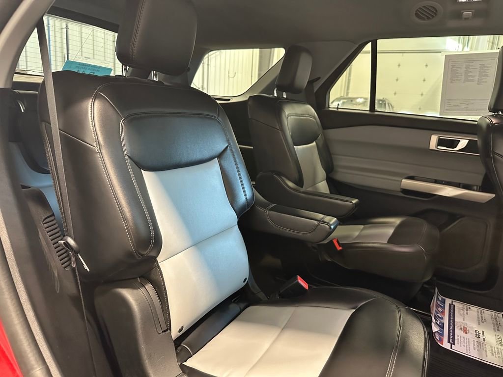 Used 2023 Ford Explorer XLT w/ Equipment Group 202A image 29