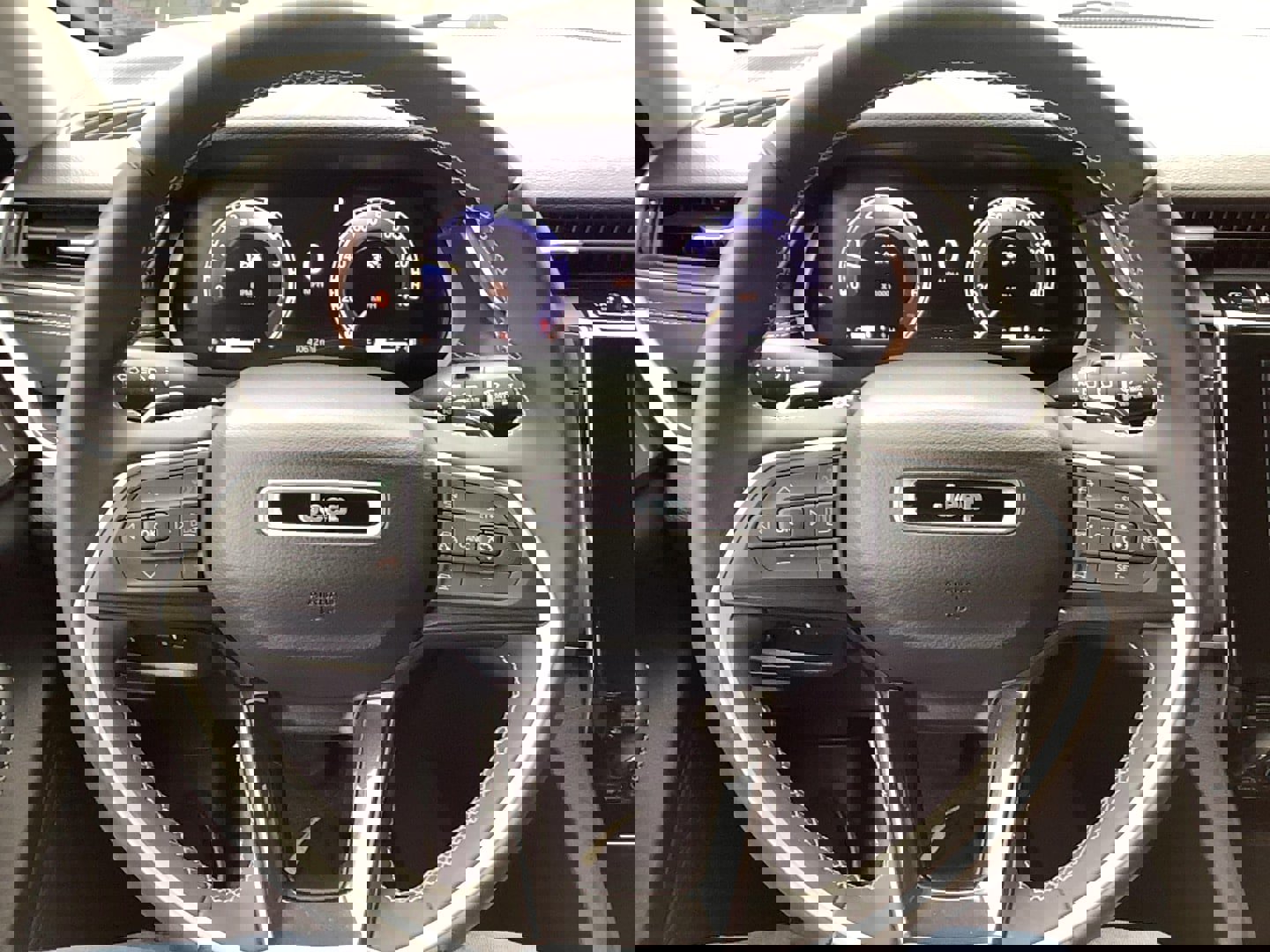 Certified 2023 Jeep Grand Cherokee Laredo w/ Trailer Tow Prep Group (B) image 12