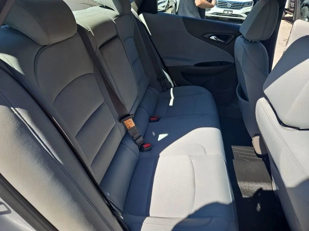 Used 2018 Chevrolet Malibu LT w/ Sport Package image 8