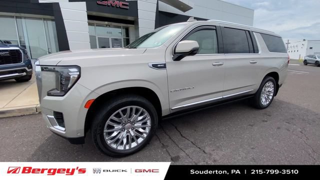 Certified 2023 GMC Yukon XL Denali w/ Denali Reserve Package AWD/4WD image 5