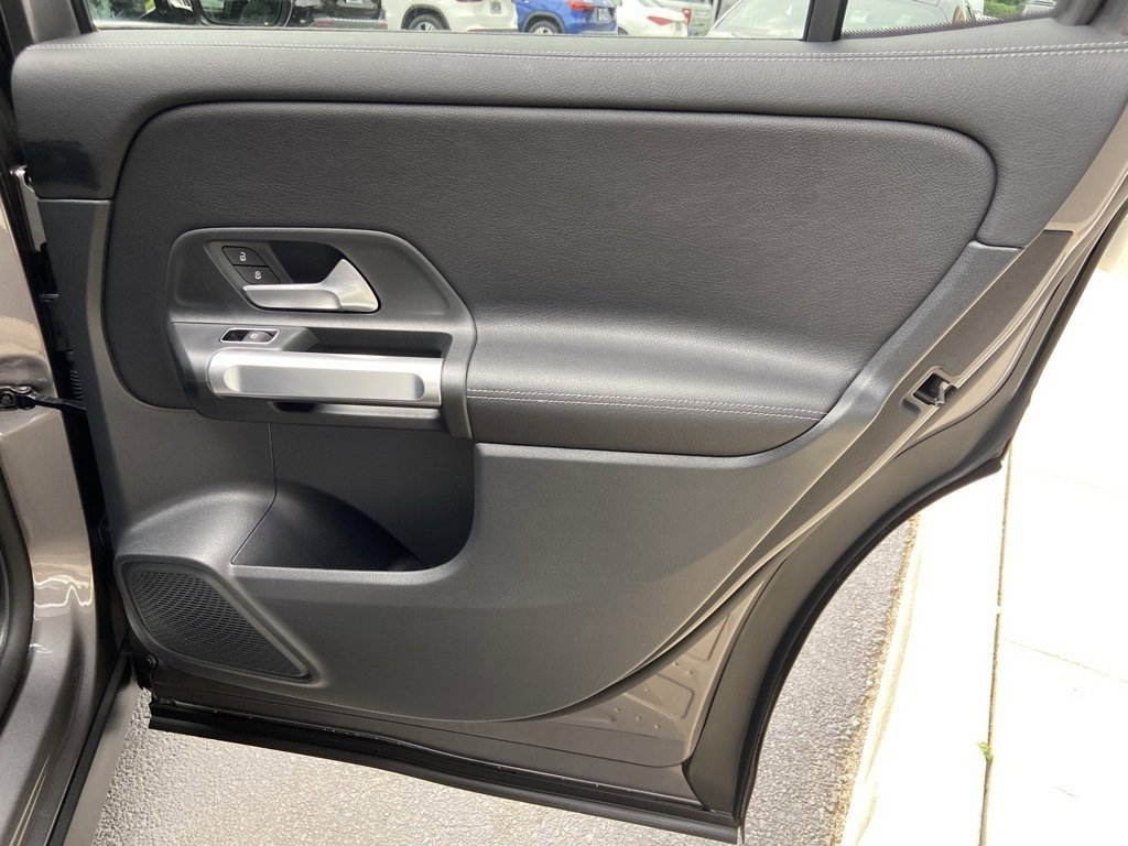 Certified 2022 Mercedes-Benz GLB 250 4MATIC image 26