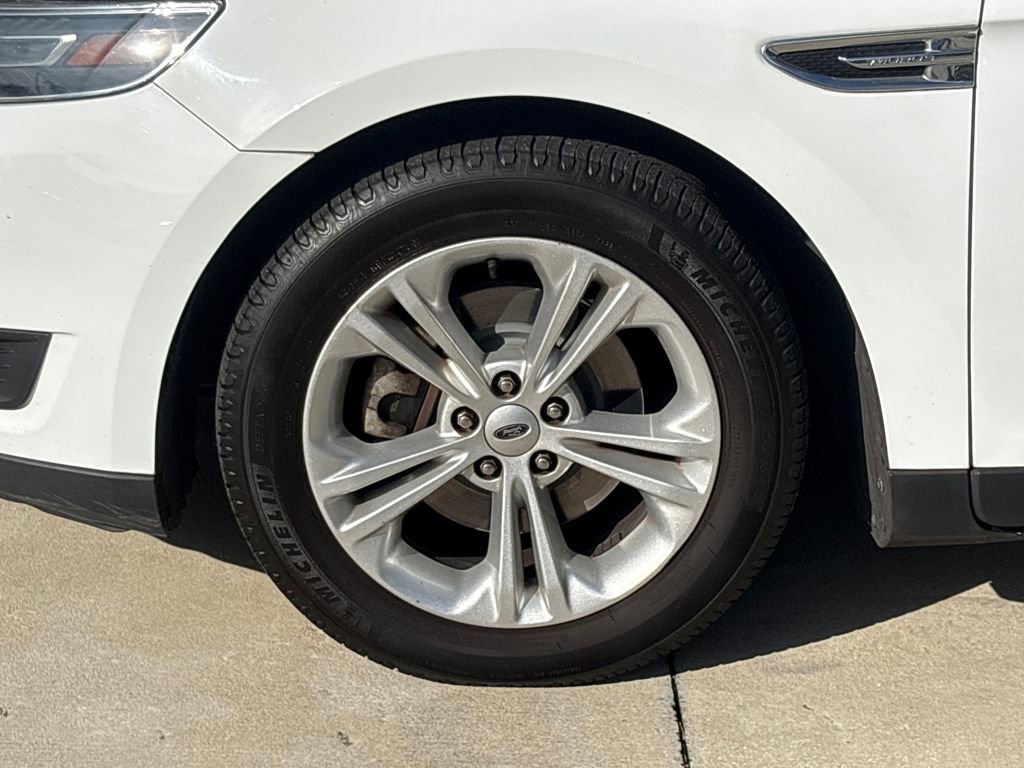 Certified 2017 Ford Taurus SE image 13