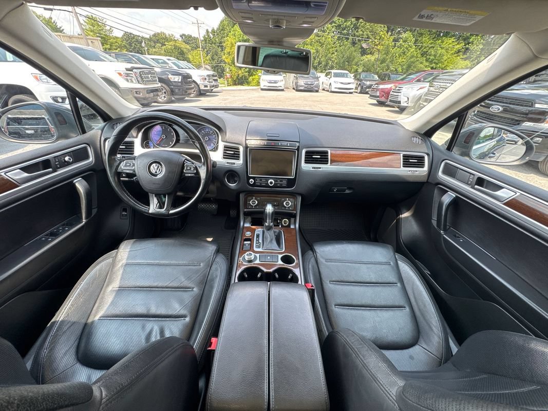 Used 2016 Volkswagen Touareg VR6 AWD/4WD image 21