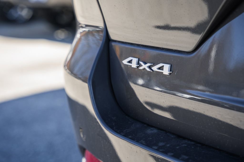 New 2025 Jeep Grand Cherokee Laredo X w/ Luxury Tech Group I image 8