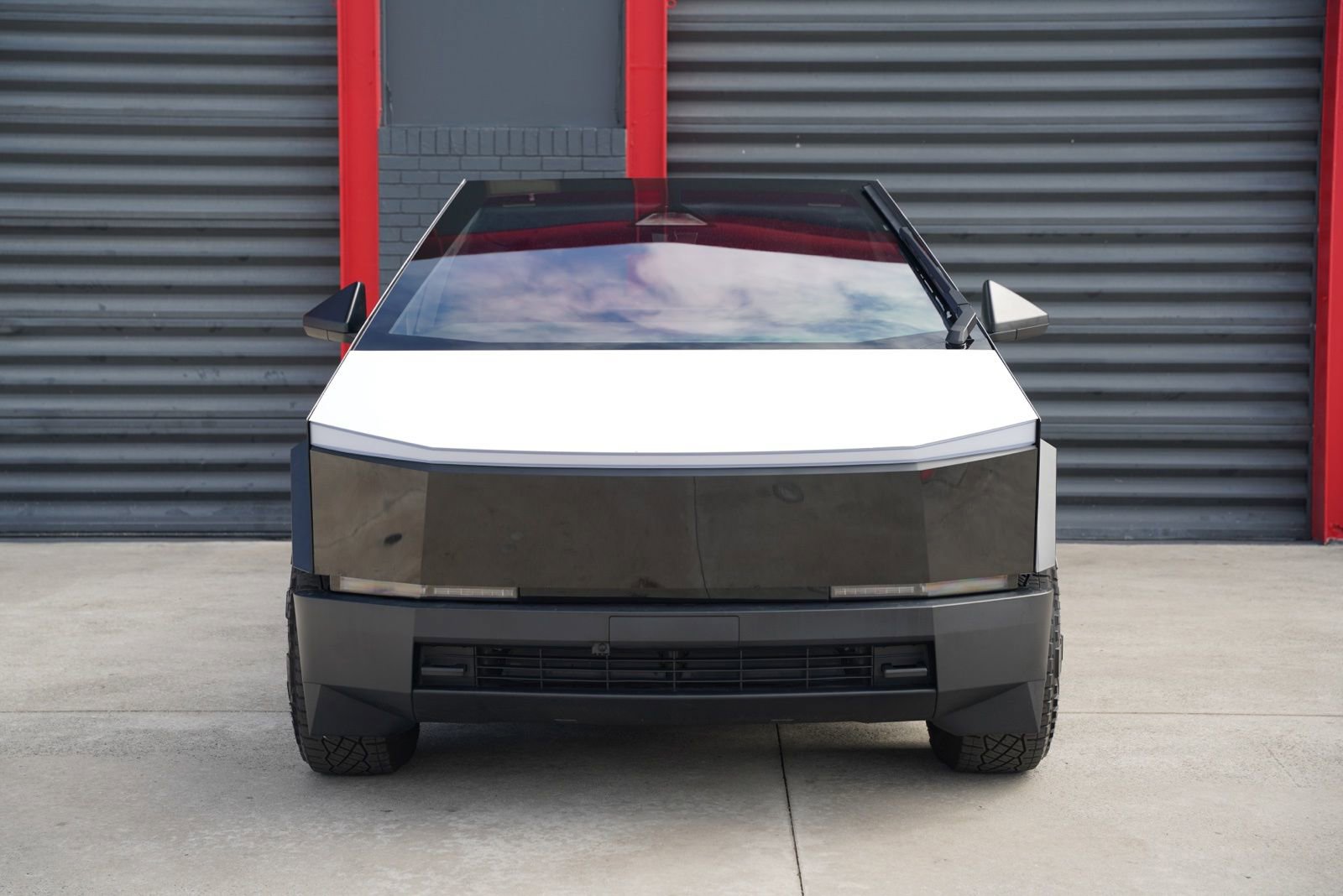 Used 2024 Tesla Cybertruck AWD Crew Cab image 3