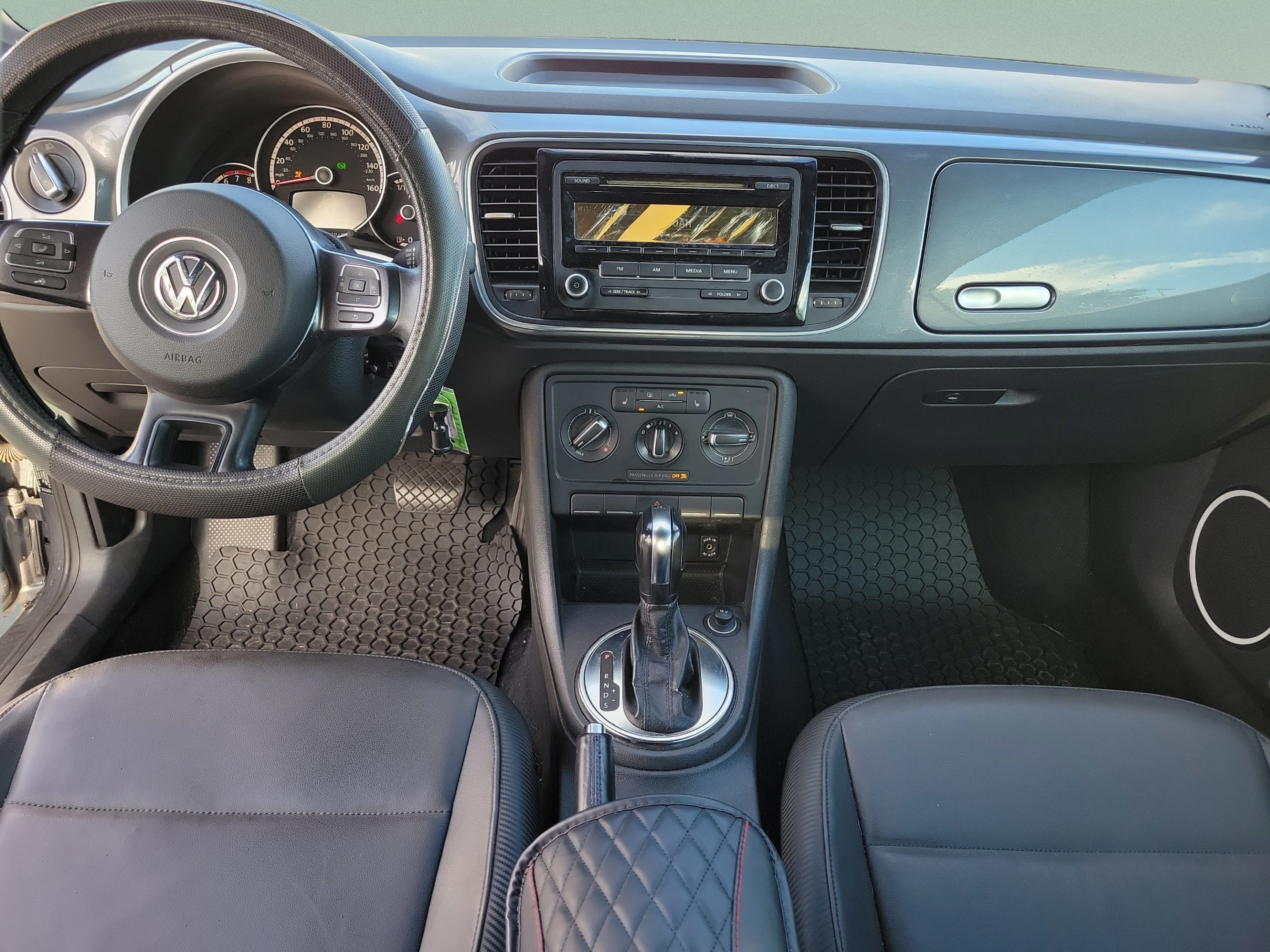Used 2014 Volkswagen Beetle 2.5 FWD image 8