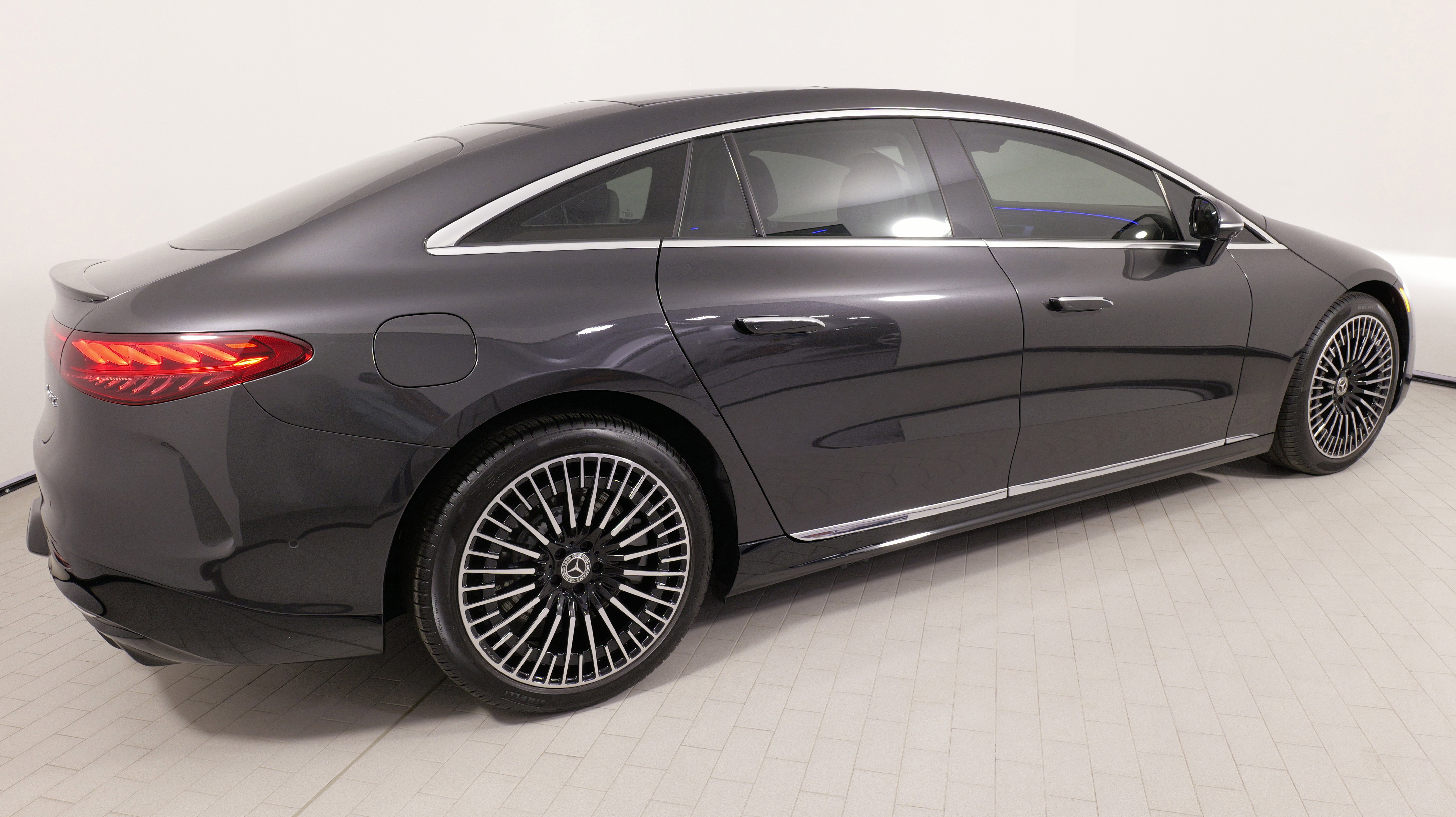 Used 2023 Mercedes-Benz EQS 580 4MATIC Sedan image 10