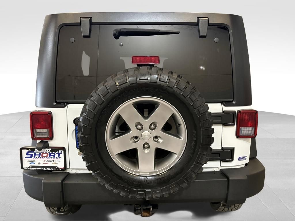 Used 2012 Jeep Wrangler Unlimited Rubicon w/ Connectivity Group image 4