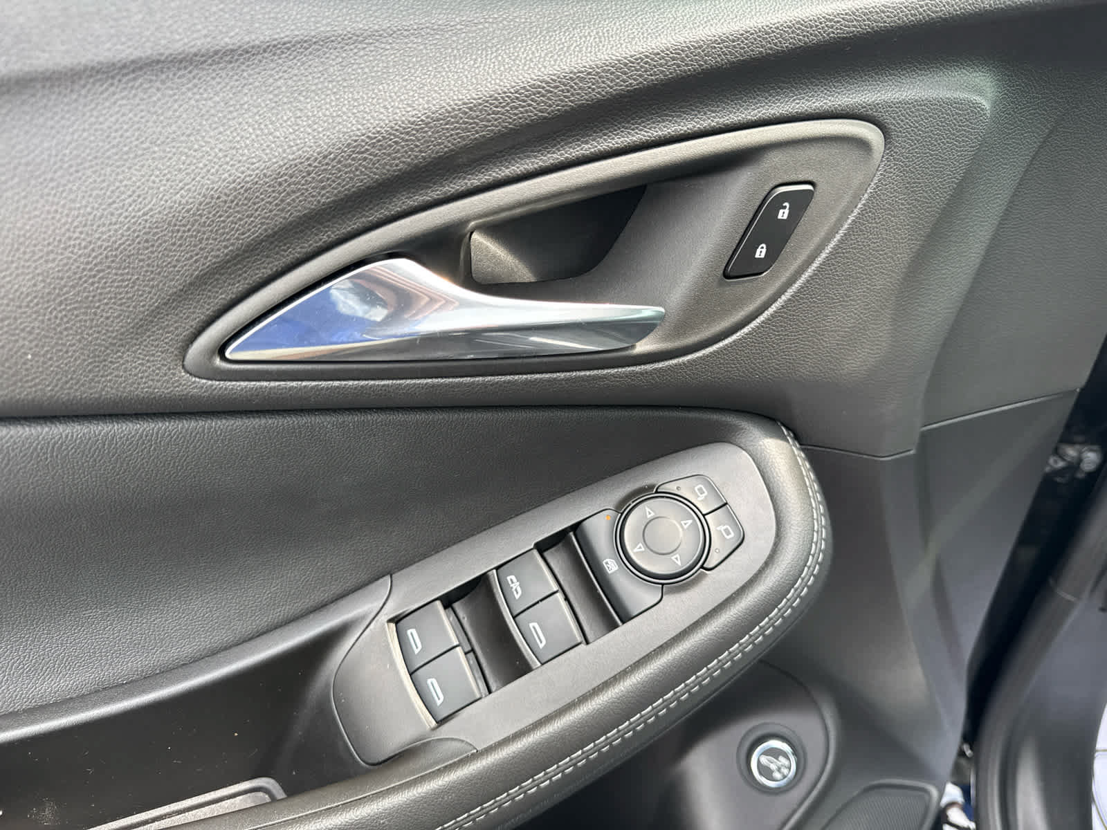 Certified 2023 Buick Encore GX Select w/ Experience Buick Package FWD image 10