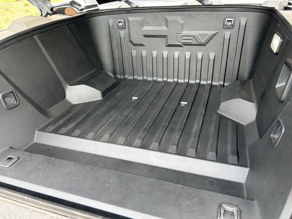 Used 2025 GMC Hummer EV 2X w/ LPO, Sport Package image 11