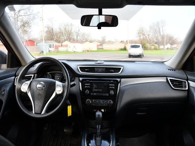 Used 2015 Nissan Rogue S image 12
