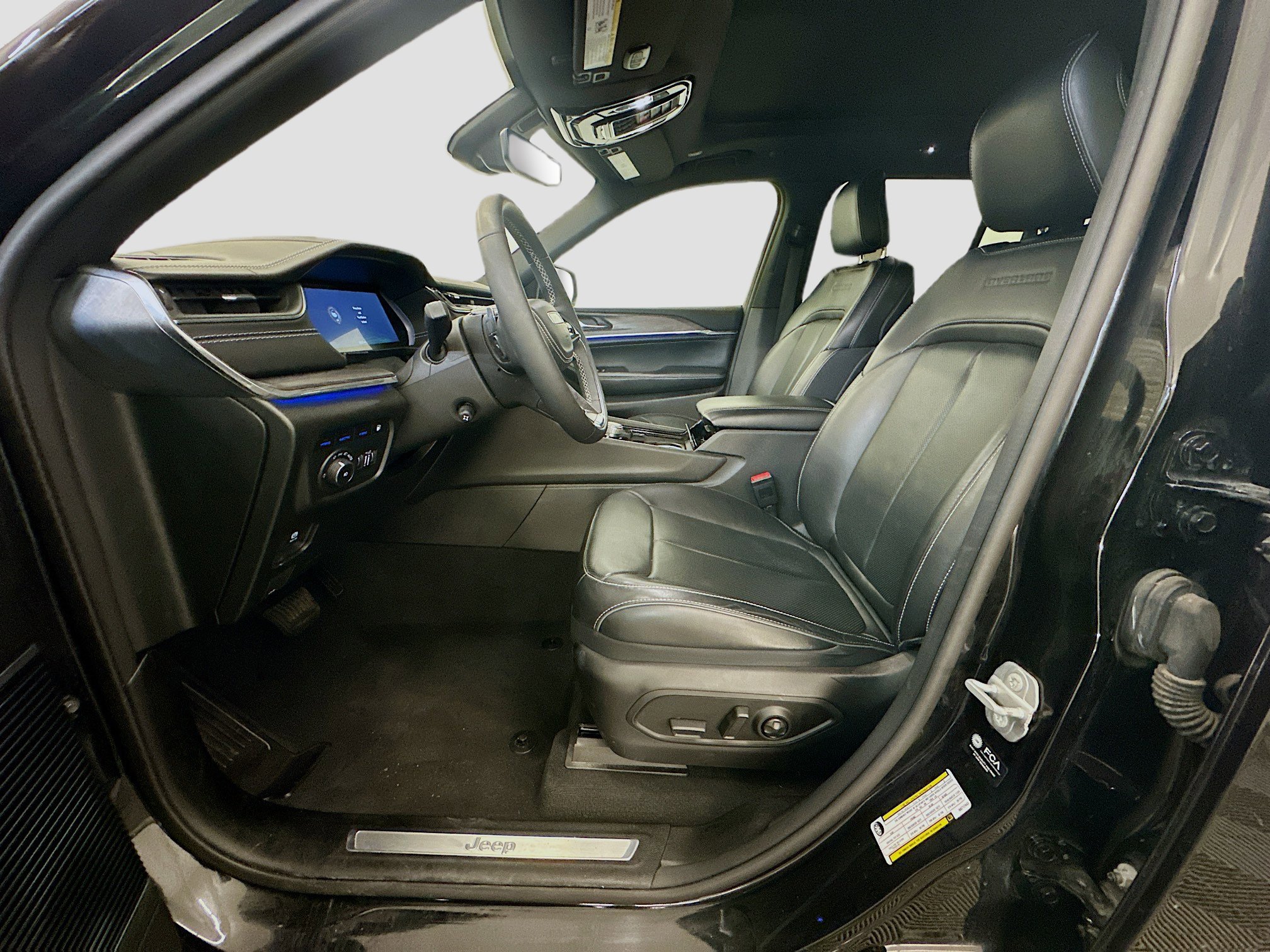 Used 2022 Jeep Grand Cherokee Overland image 13