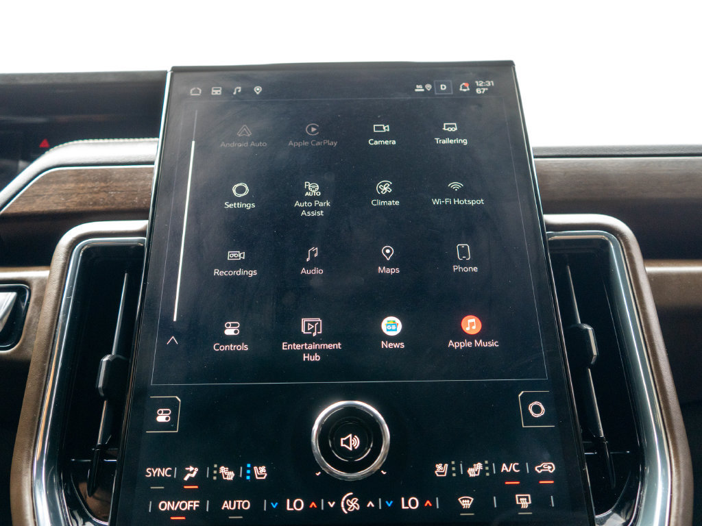 Certified 2025 GMC Yukon XL Denali Ultimate AWD/4WD image 28