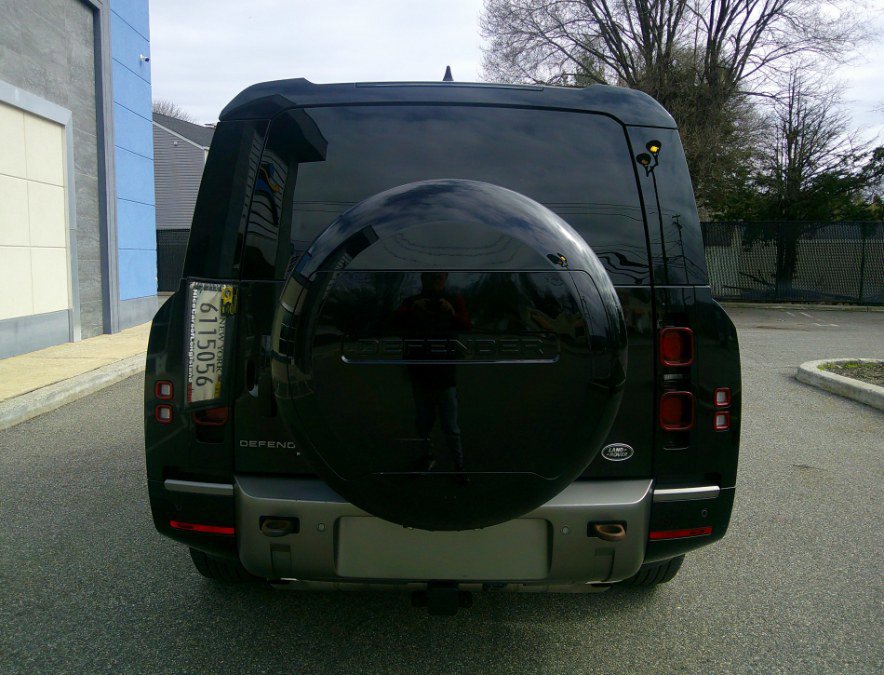 Used 2023 Land Rover Defender 130 X-Dynamic SE image 29