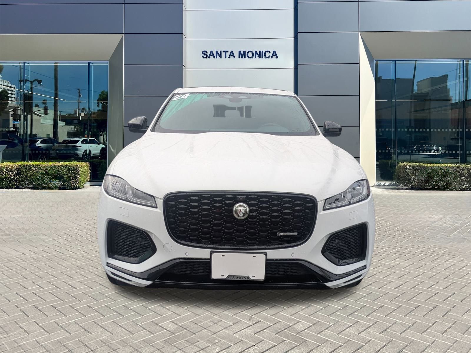 Used 2024 Jaguar F-PACE R-Dynamic S image 3