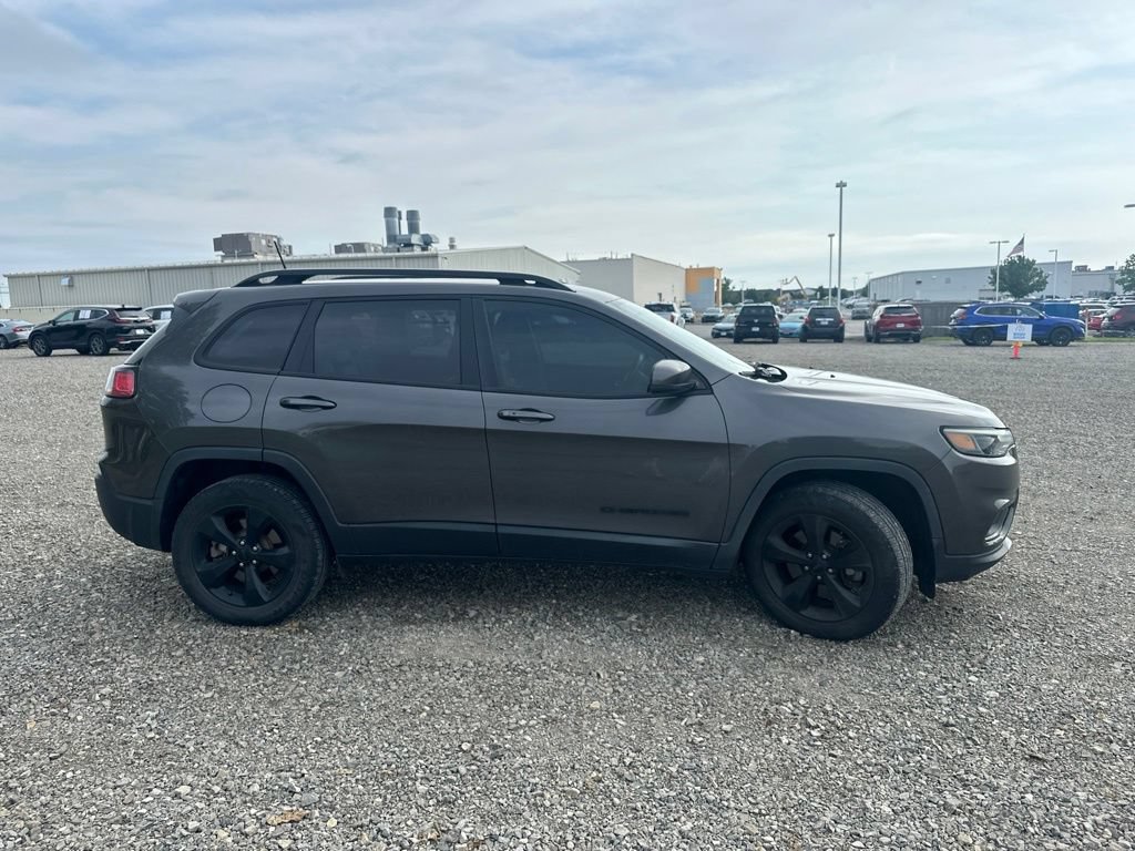 Used 2019 Jeep Cherokee Latitude Plus AWD/4WD image 11