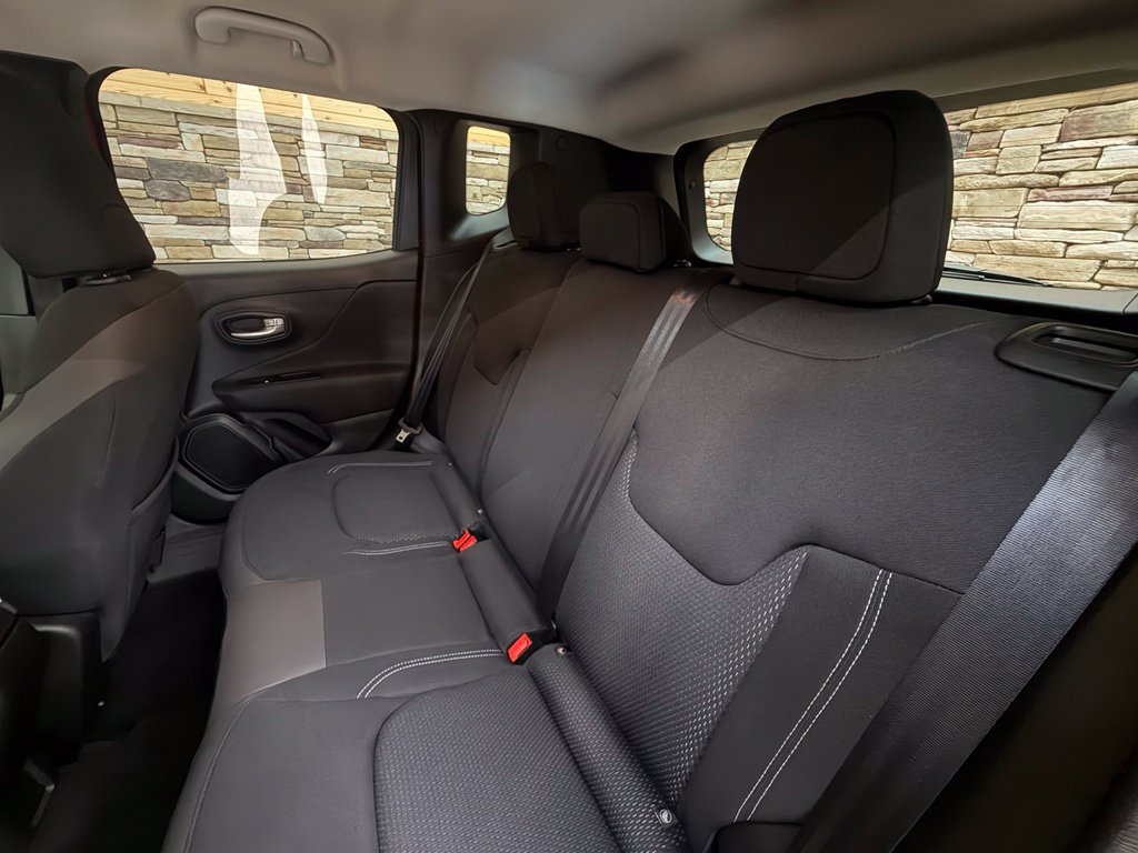 Used 2023 Jeep Renegade Latitude w/ Premium Group AWD/4WD image 45