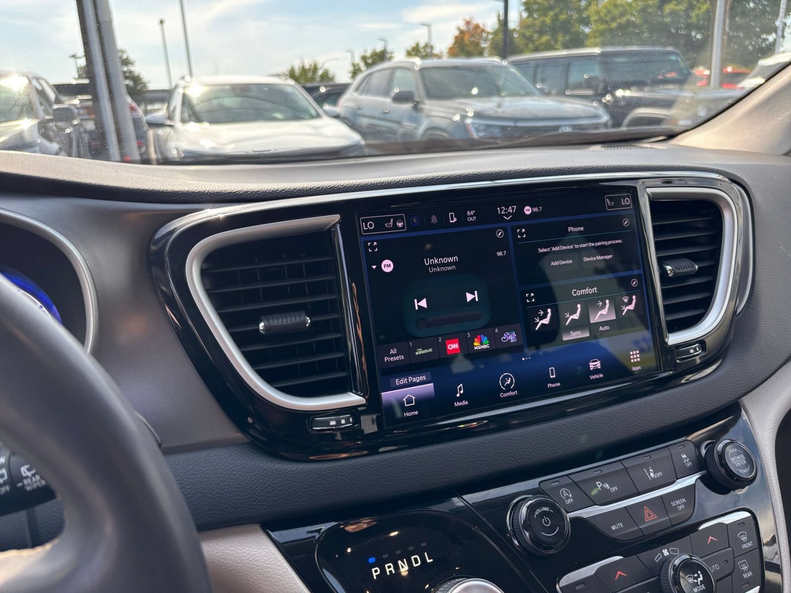 Used 2023 Chrysler Pacifica Touring-L FWD image 19