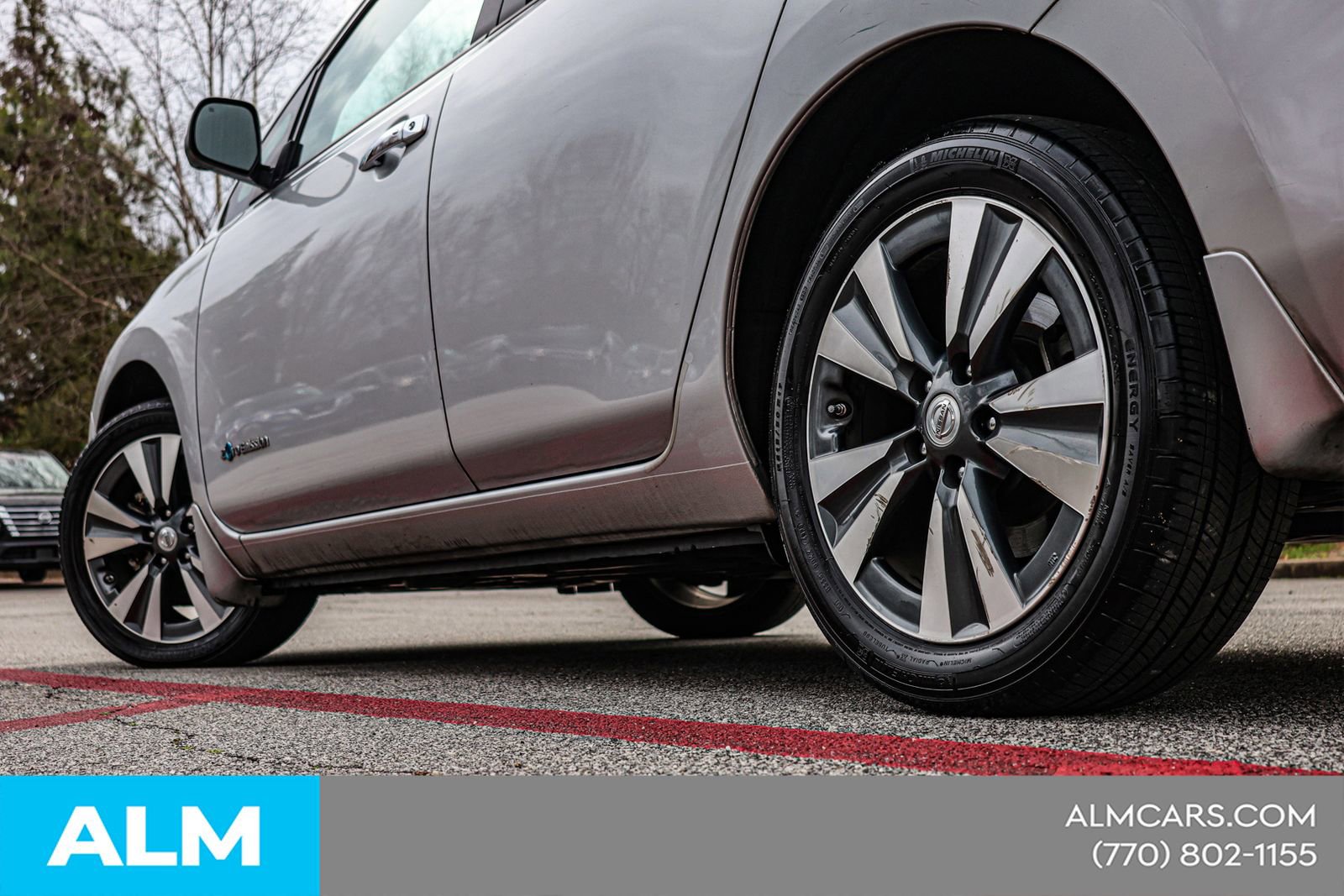 Used 2015 Nissan Leaf SL w/ Premium Package image 16