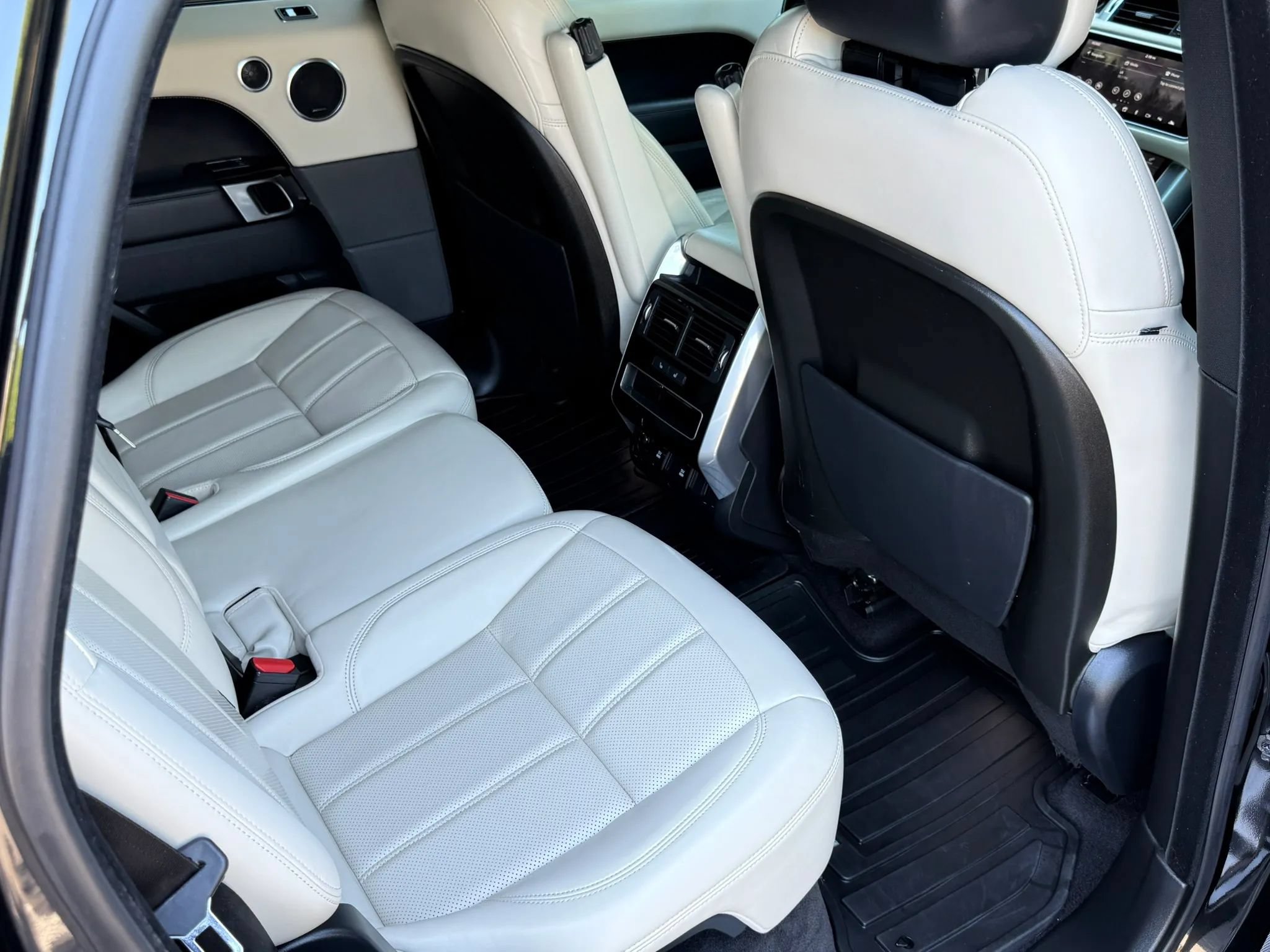 Used 2019 Land Rover Range Rover Sport Supercharged AWD/4WD image 28