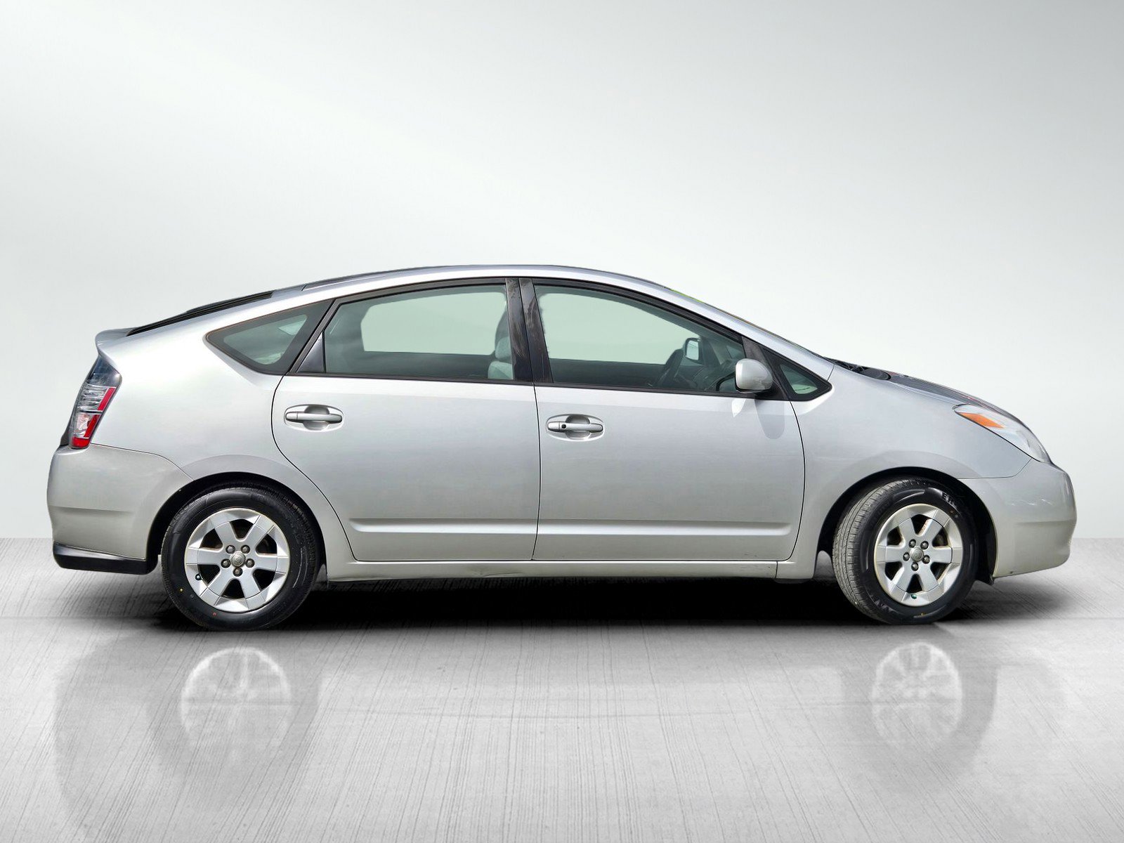 Used 2005 Toyota Prius FWD image 3