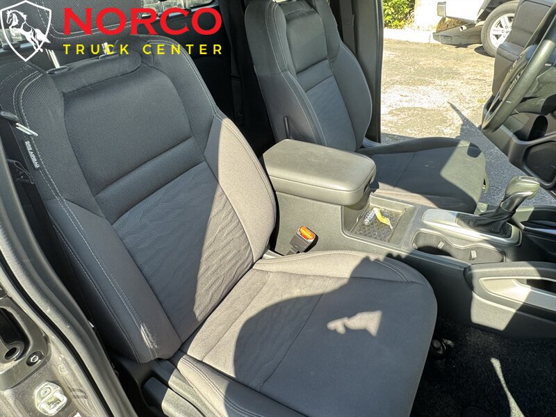 Used 2023 Nissan Frontier SV w/ Technology Package RWD image 19