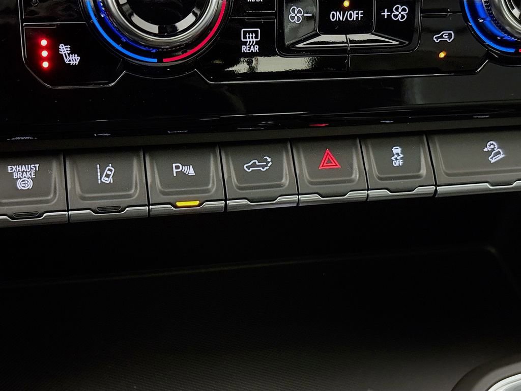 New 2026 GMC Sierra 3500 Denali w/ Denali Reserve Package image 37