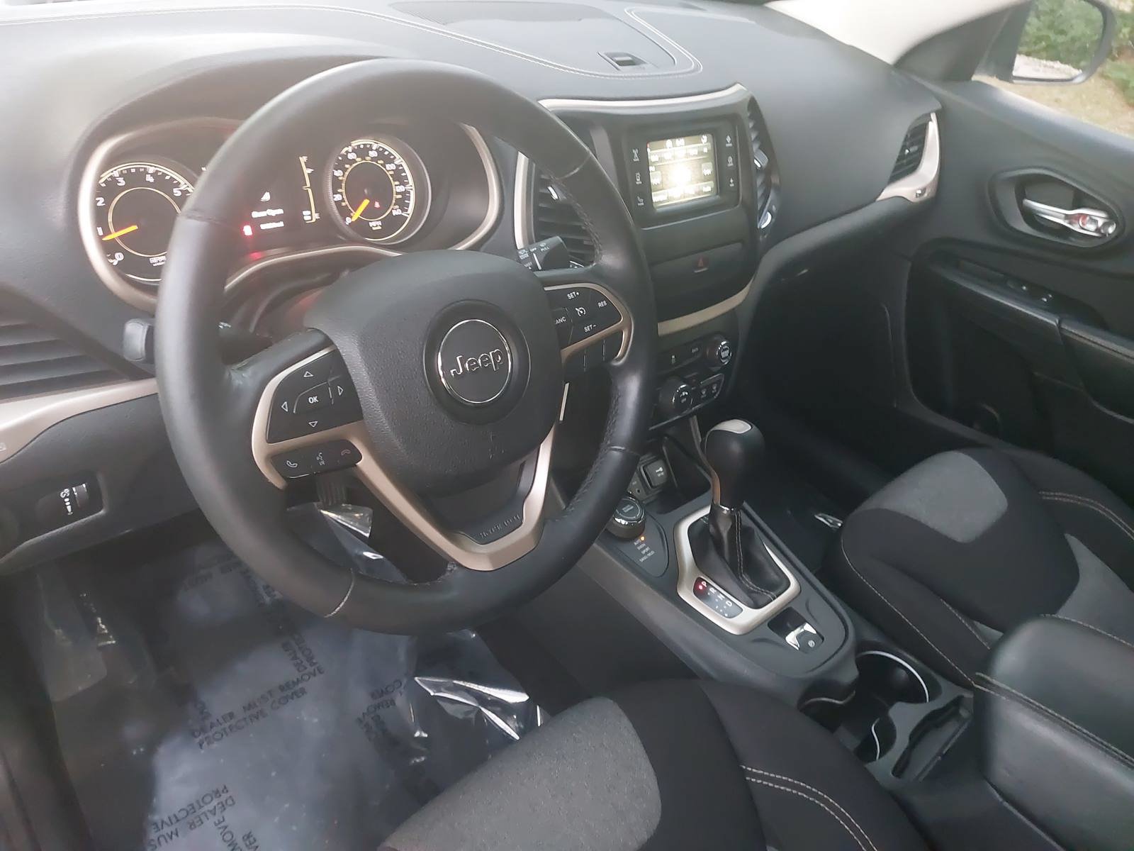 Used 2015 Jeep Cherokee Sport w/ Cold Weather Group AWD/4WD image 15