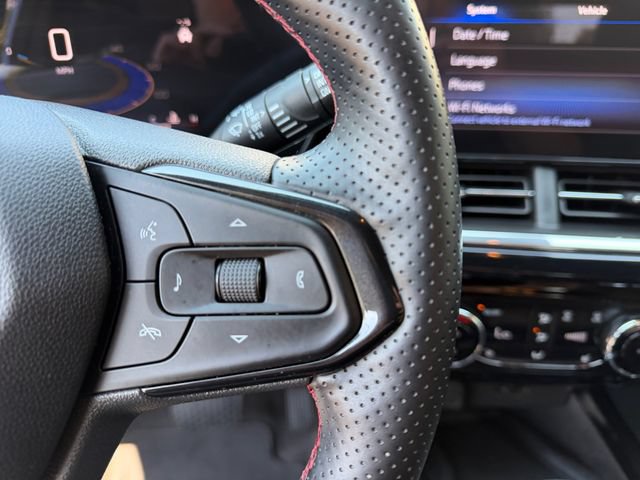 Used 2025 Chevrolet Trax RS w/ Sunroof Package FWD image 20