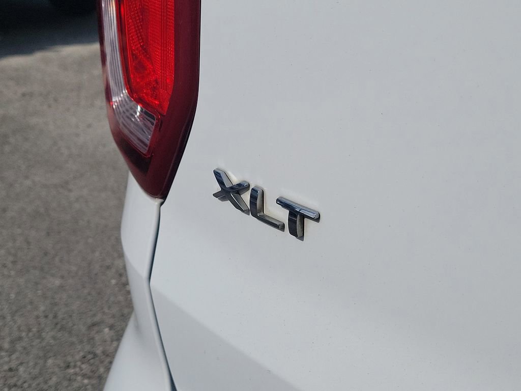 Used 2018 Ford Explorer XLT image 7