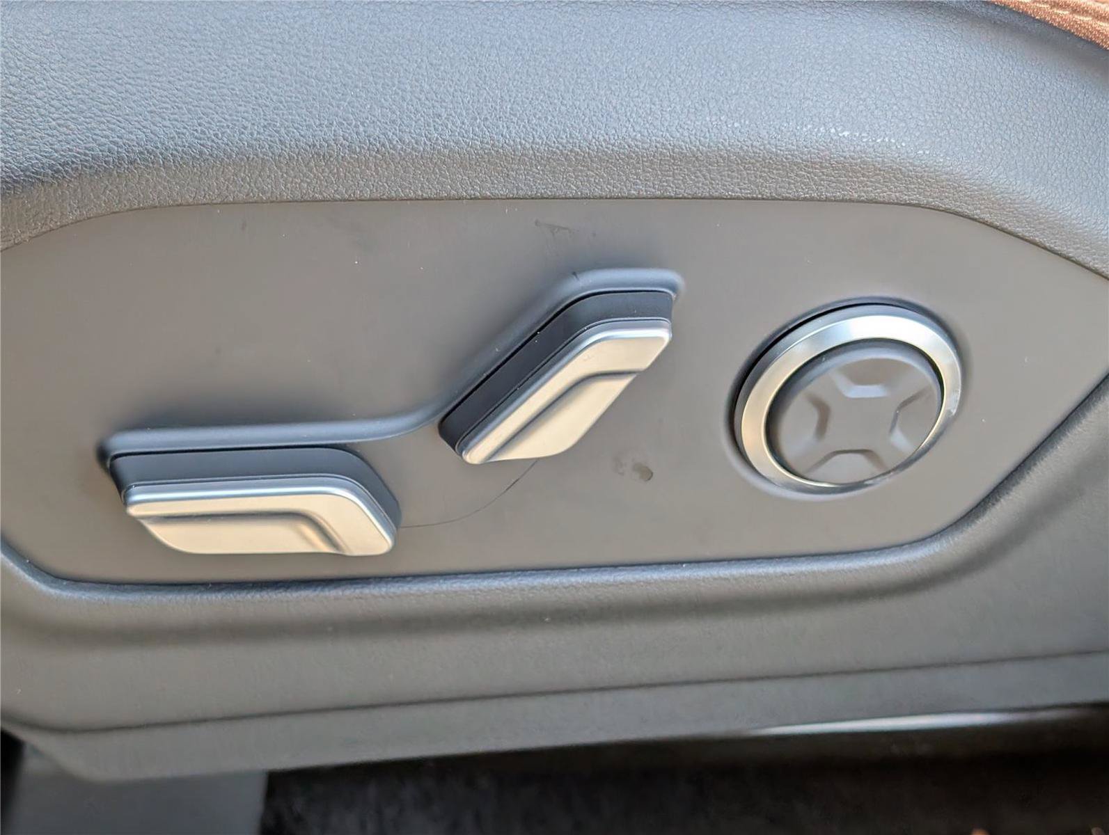 New 2026 Hyundai Santa Fe Limited FWD image 19