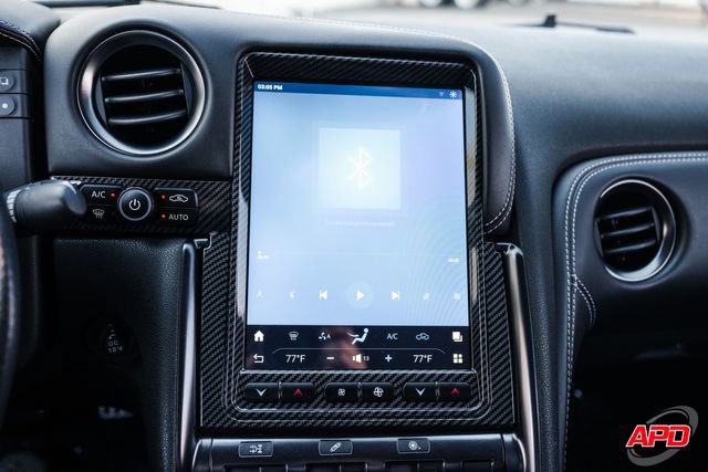 Used 2014 Nissan GT-R Premium image 14