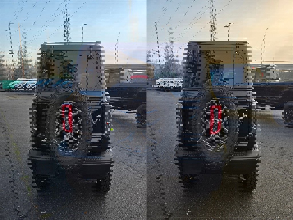 New 2025 Ford Bronco Badlands image 6