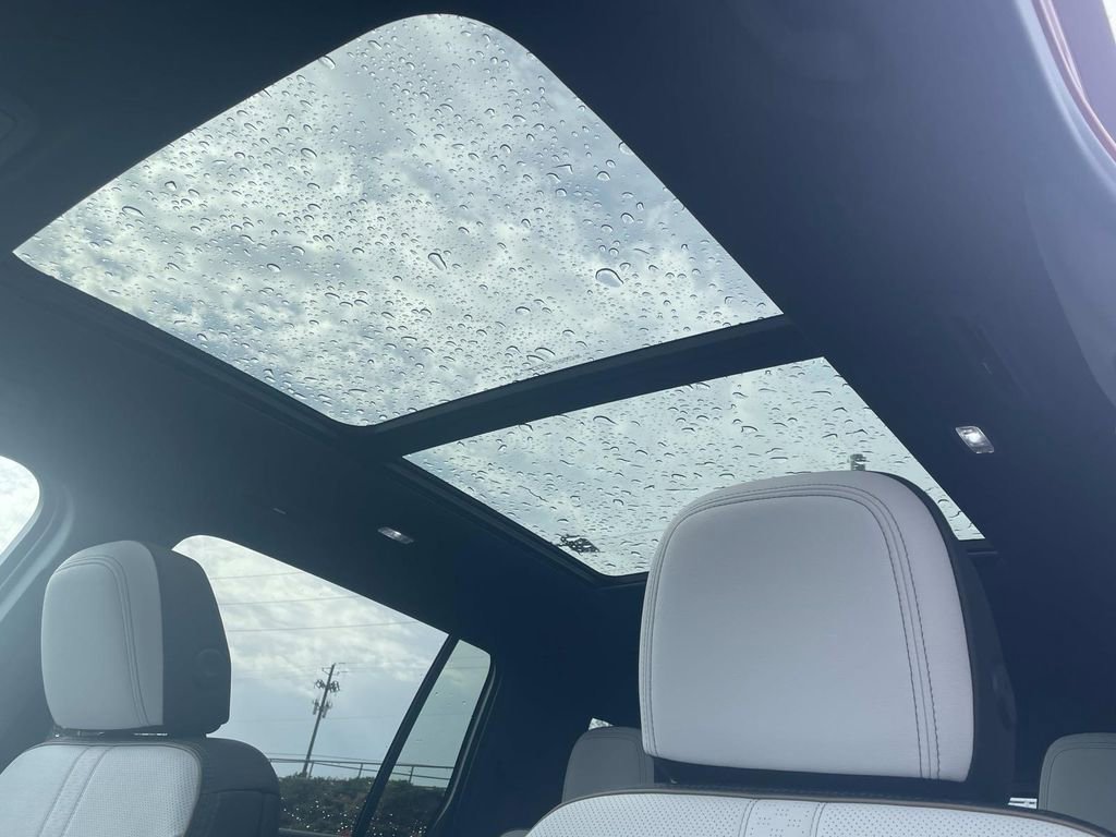 New 2026 Chevrolet Traverse High Country image 21