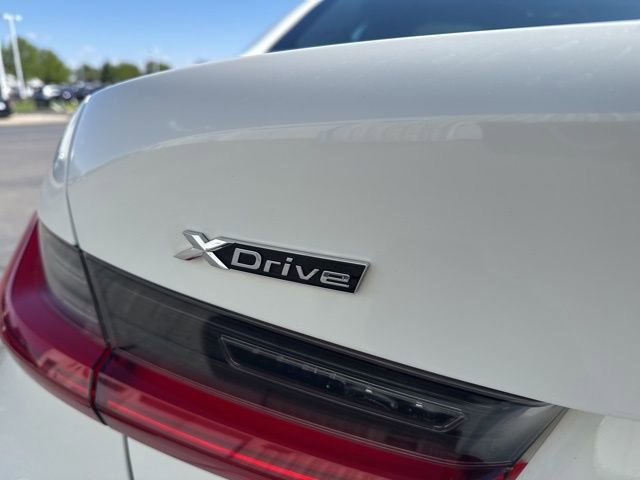 Used 2020 BMW 330i xDrive Sedan w/ Convenience Package AWD/4WD image 11