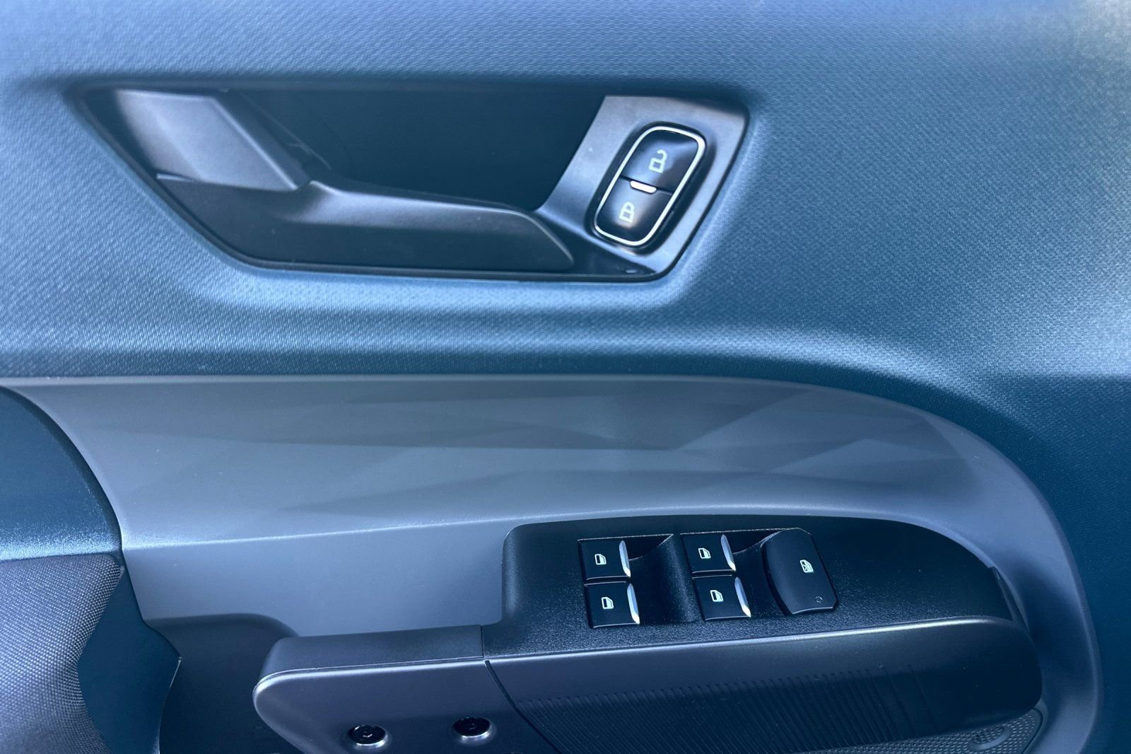 New 2025 Ford Maverick XL image 11