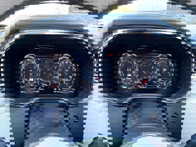 Used 2025 Jaguar F-PACE R-Dynamic S image 20