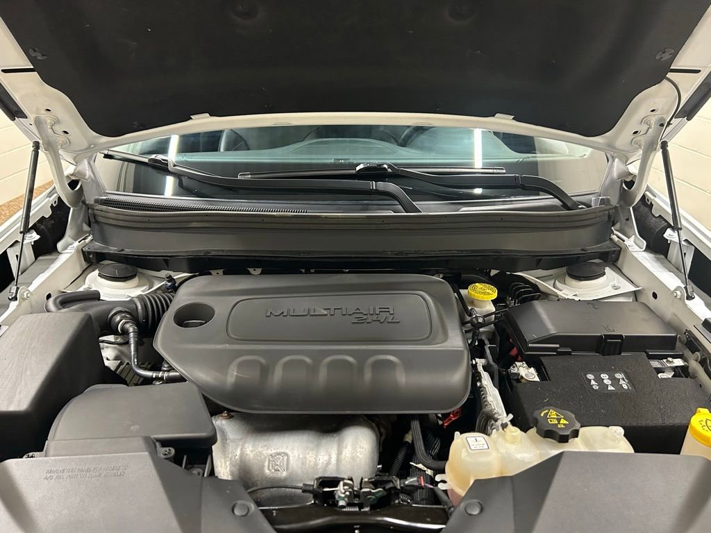 Used 2019 Jeep Cherokee Latitude Plus w/ Cold Weather Group image 12